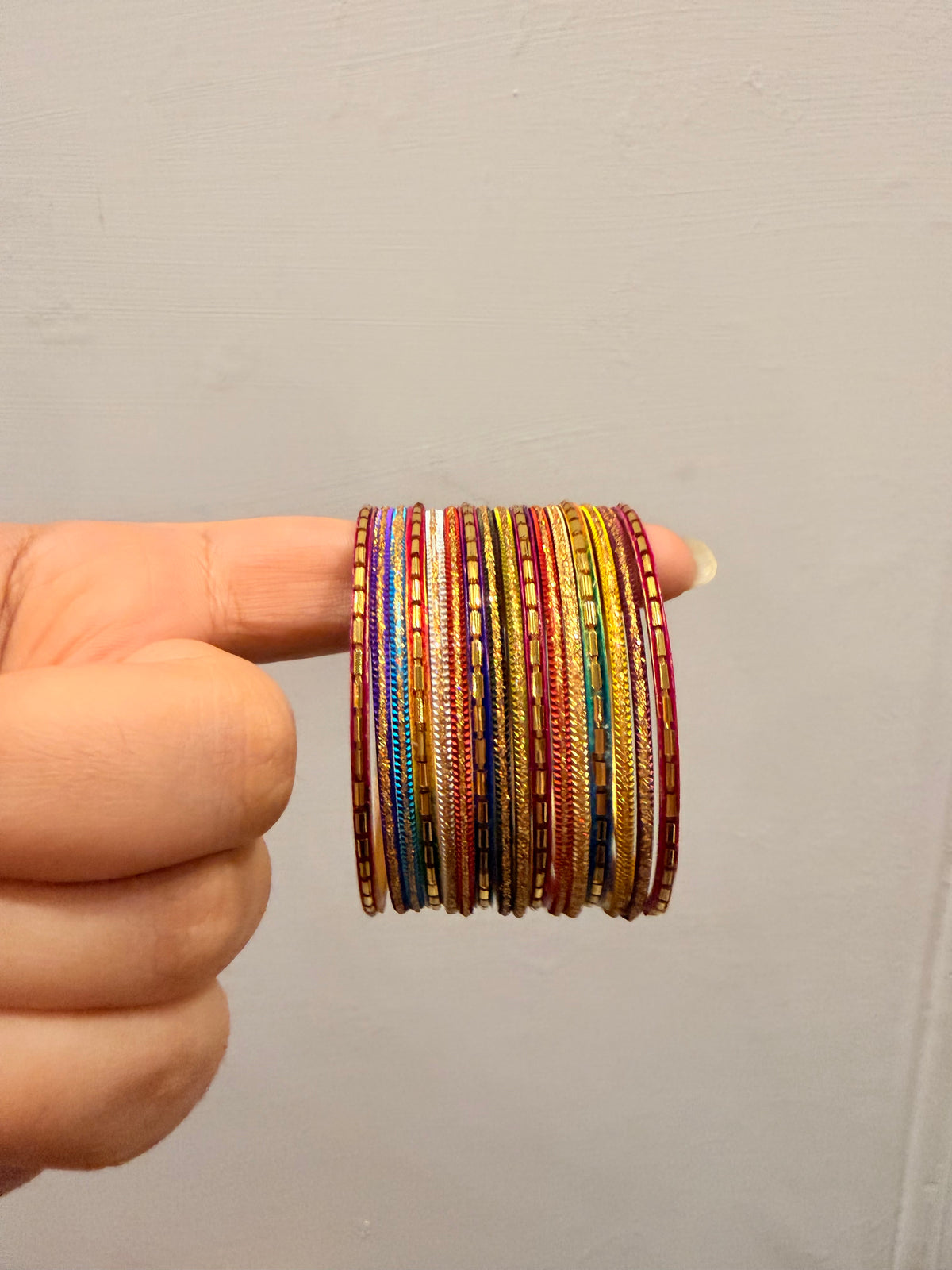 Metal color bangles