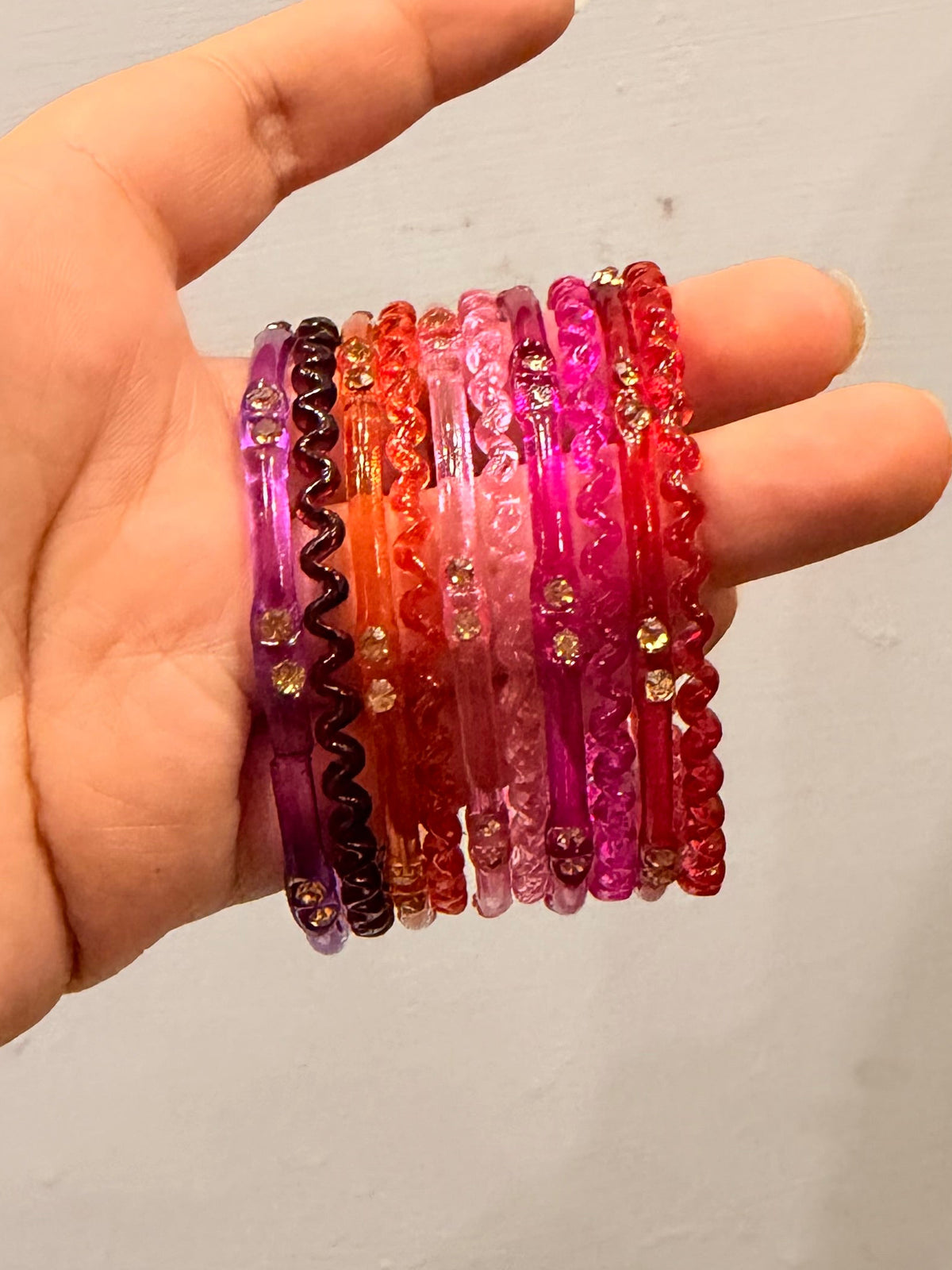 Pack of 2 reds and blues glass bangles