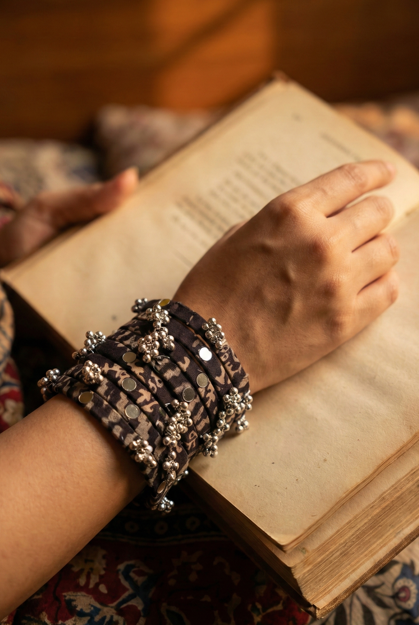 Set of 8 Bangles | Classic Pakistani Ethnic Bangles hub-26-106