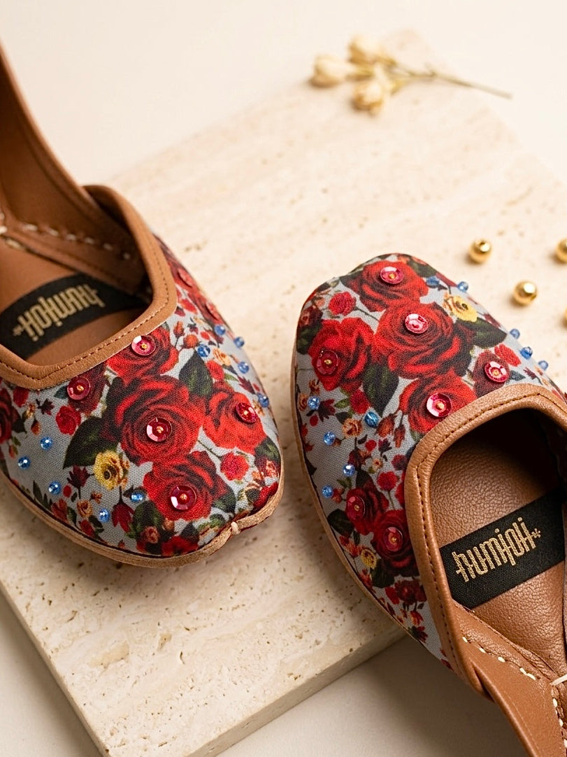 Roses on blues hhk-26-611